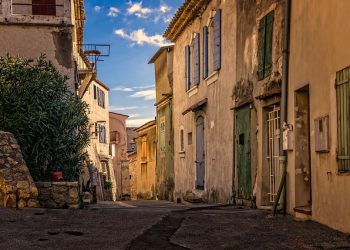 VOIKO MUSLIMIMIES NAIDA NAISEN, JOKA EI OLE MUSLIMI?