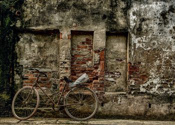 PÄÄTÖS KOSKIEN SOTILAALLISIA VALLANKAAPPAUKSIA