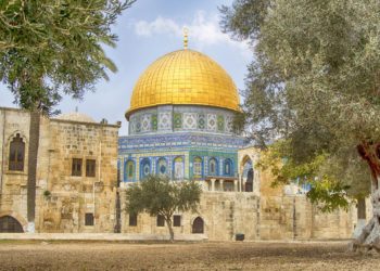 VÄÄRINKÄSITYS NRO 1: MUHAMMED OLI ISLAAMIN PERUSTAJA JA MUSLIMIT PALVOVAT HÄNTÄ