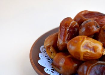 MENETETTYJEN RAMADAANIN PAASTOJEN KORVAAMINEN PERÄKKÄISINÄ PÄIVINÄ